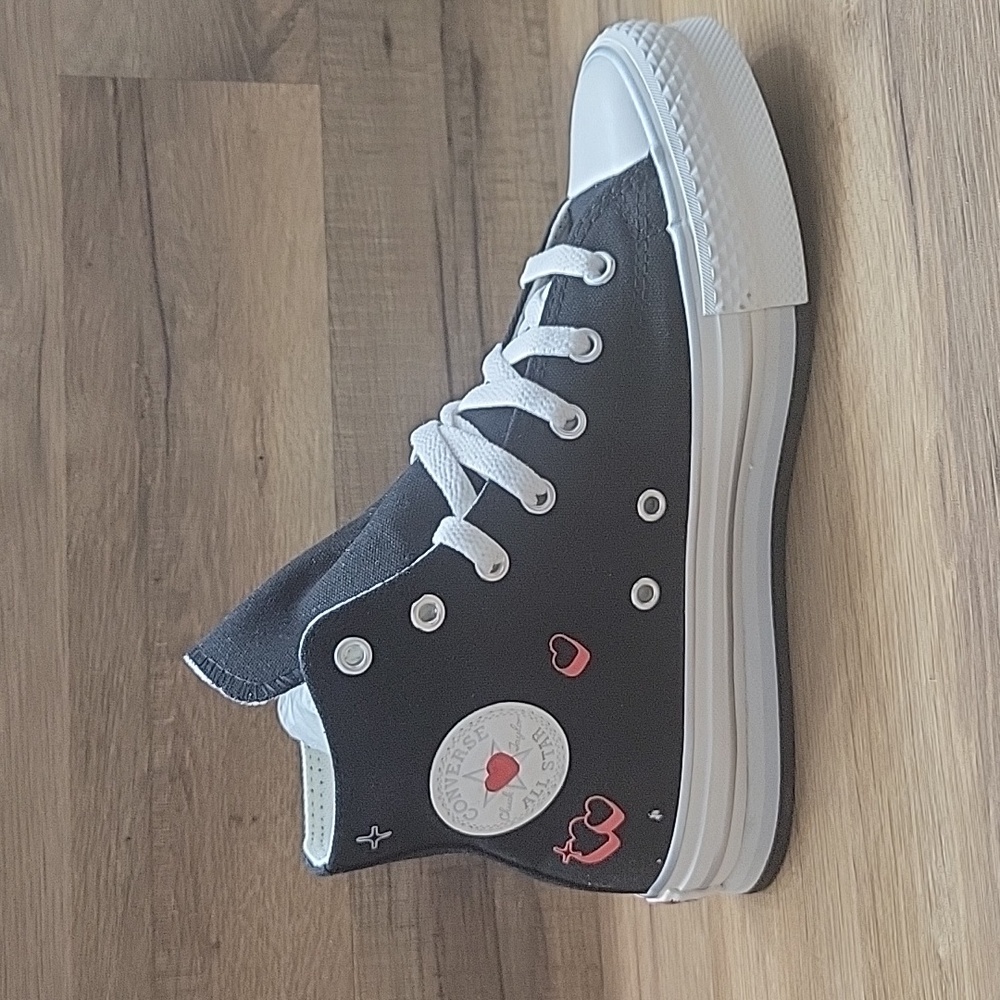 Converse high top Brand new platform in the box no lid. - Picture 8 of 16